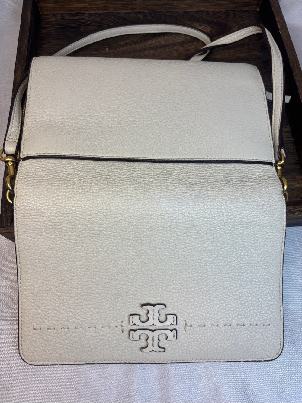 Tory Burch Cream Pebbled Leather Crossbody with Logo - Picture 7 of 7